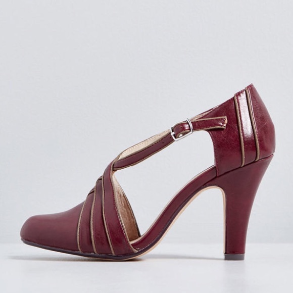 ✨ NWT ModCloth Chelsea Crew Heels, With Box - Picture 3 of 5